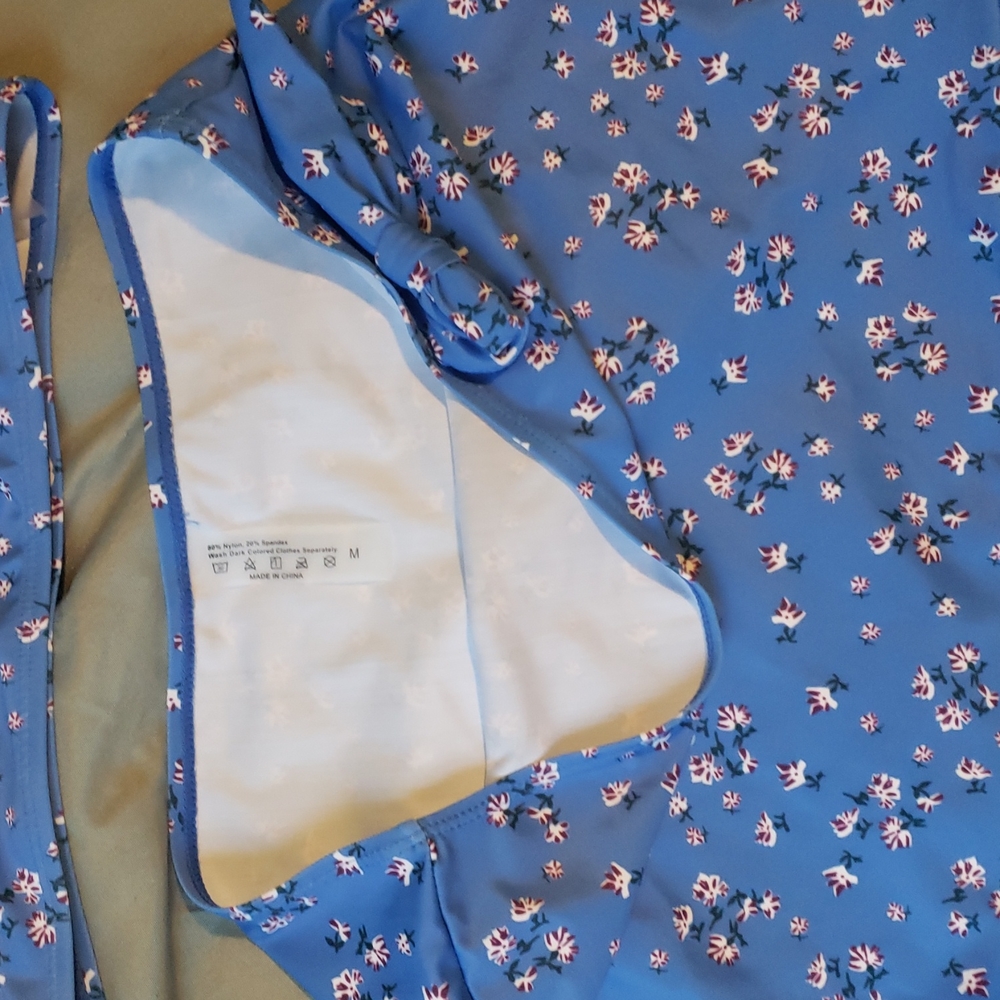 Blue floral 3 piece bikini - Picture 7 of 7